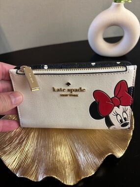 kate spade White Minnie Mouse Zip Card Wallet with Red Bow